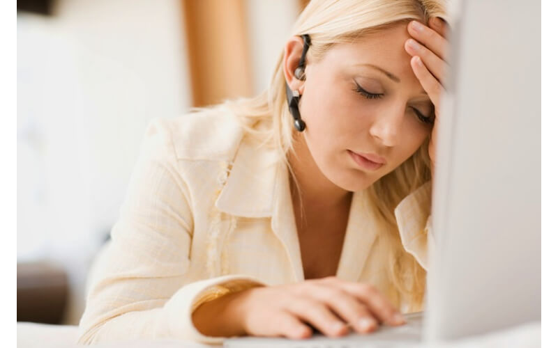Thức khuya là thói quen xấu khiến giảm trí nhớ và đau đầu thường xuyên